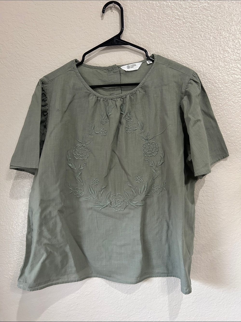 Candace Cameron Bure Sage Green Floral Embroidered Short-Sleeve Top Sz L TC0260